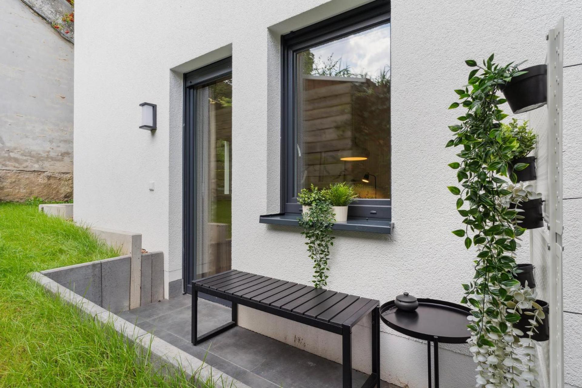 Apartment Deluxe In Mit Parkplatz Und Terrasse