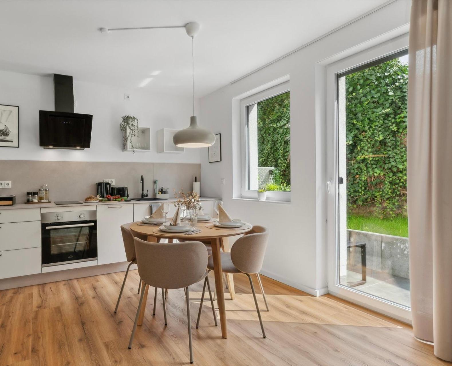 Deluxe In Mit Parkplatz Und Terrasse Apartment